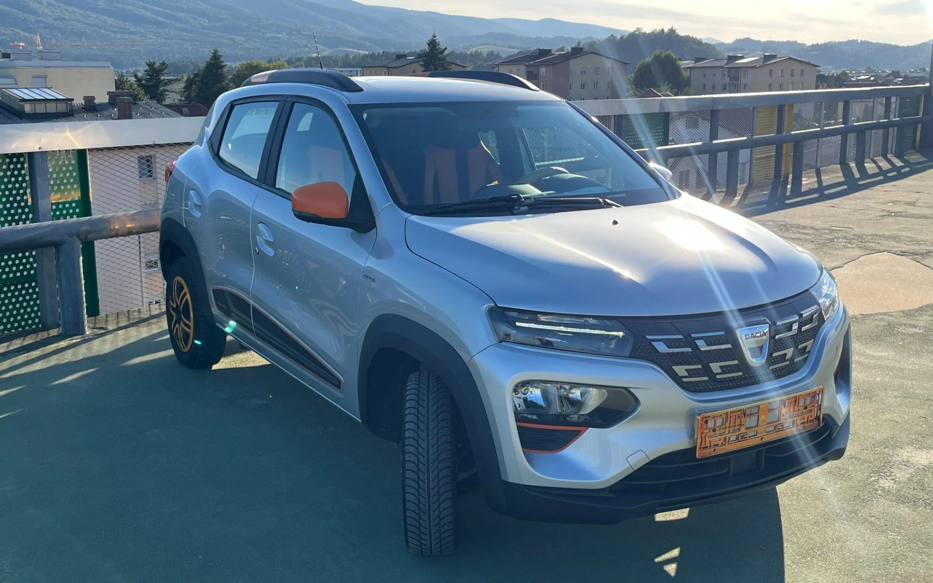 Zunanja slika - Dacia Spring - 1. LASTNICA. VZR.KAM. 2X PDC. NAVI. LED - 2