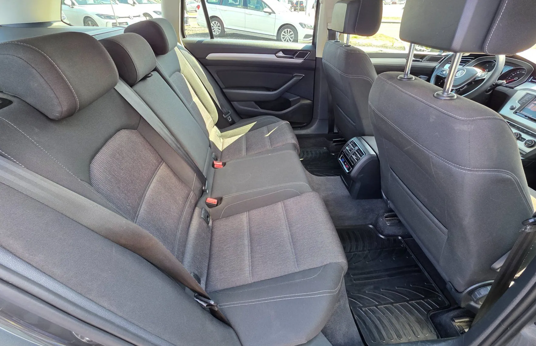 Zunanja slika - Volkswagen Passat - Variant 4motion 2.0 TDI BMT Comfortline - 11
