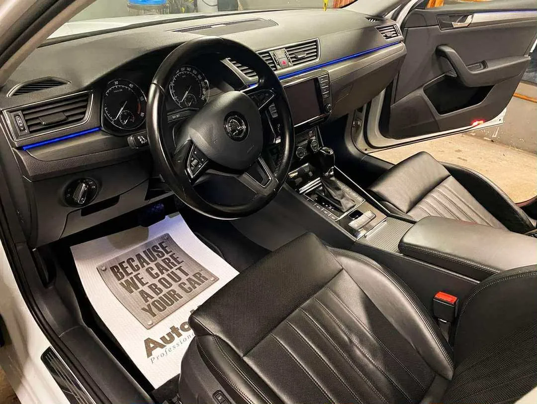 Notranja slika - Škoda Superb - Škoda  2.0 TDI DSG|ACC|DCC|KAMERA|PANORAMA|KEYLESS - 6