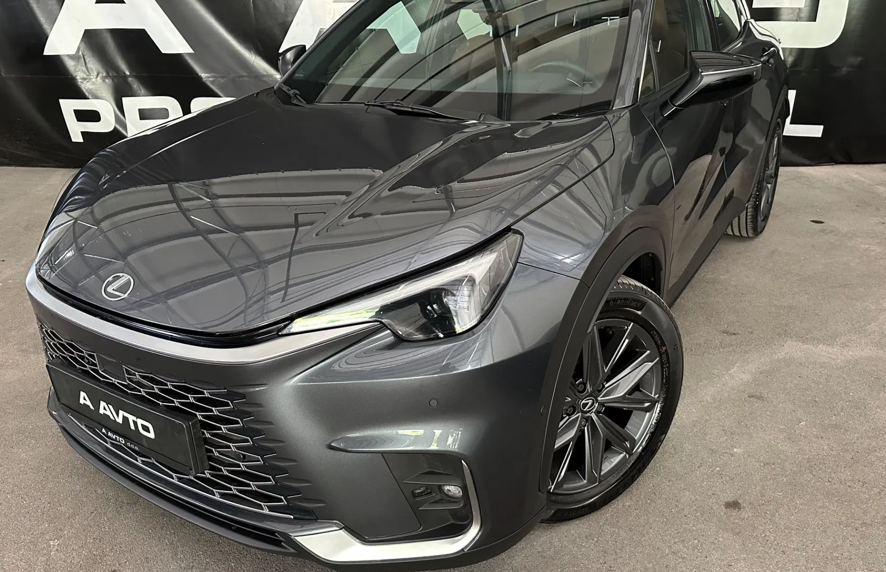 Zunanja slika - Lexus LBX - 1.5 HEV Relax Avt. MARK LEVINSON-KAM360-HUD-KLESS - 1