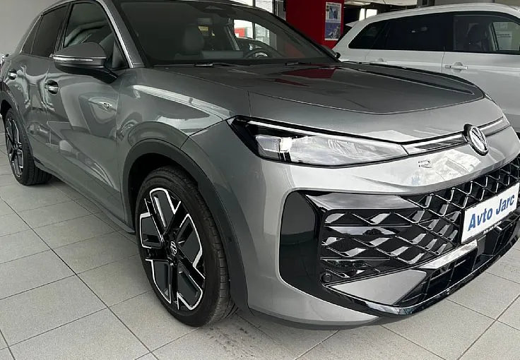 Zunanja slika - Volkswagen T-Roc - 1.5 eTSI R-Line DSG-SLO-VLEČNA KLJUKA - 1