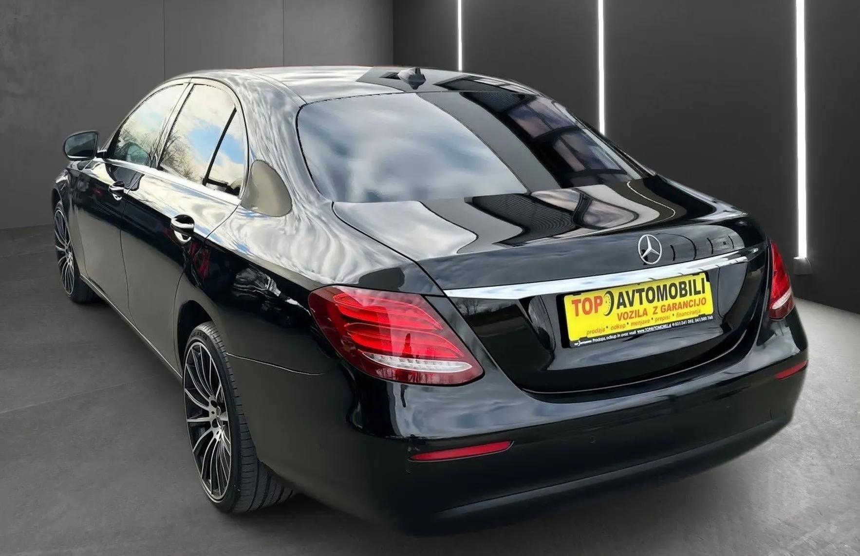 Zunanja slika - Mercedes-Benz E-Razred - E 220 d FULL LED PDC KAMERA NAVI BURMESTER USNJE.. - 6