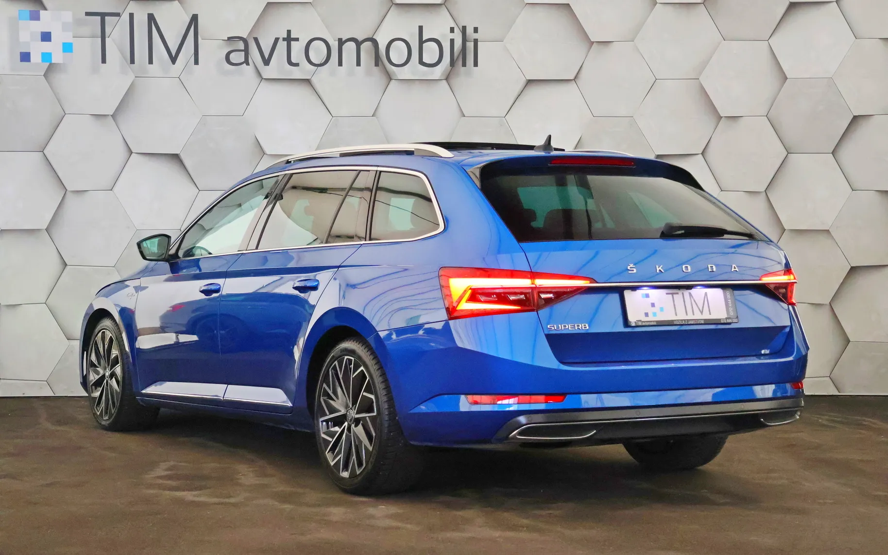 Zunanja slika - Škoda Superb - Combi 2.0 TDI DSG L&K 150KM - 4