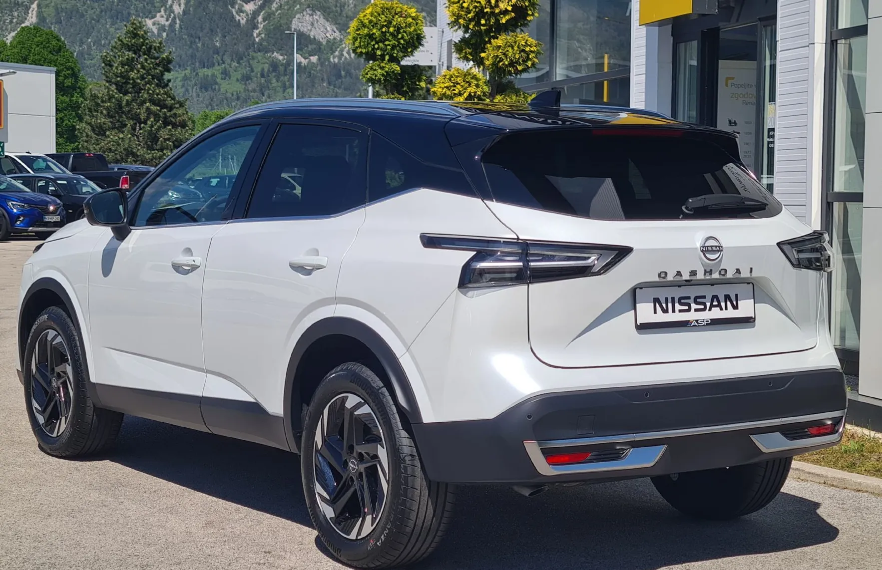 Zunanja slika - Nissan Qashqai - 1.3 DIG-T M.Hyb.158 2WD X-Tr. N-CONNECTA - 6