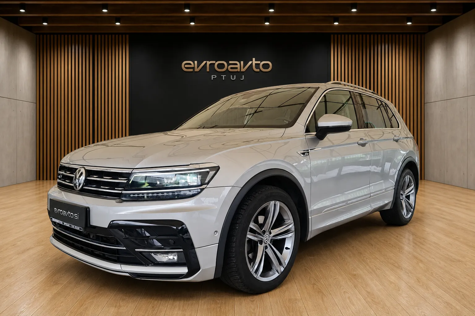 Zunanja slika - Volkswagen Tiguan - 2.0 TDI SCR BMT R-Line Panoramska streha - 1