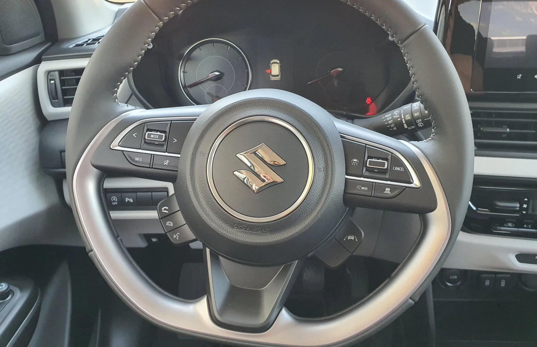 Zunanja slika - Suzuki Swift - 1.2 Dualjet AllGrip Hibrid Premium - 14
