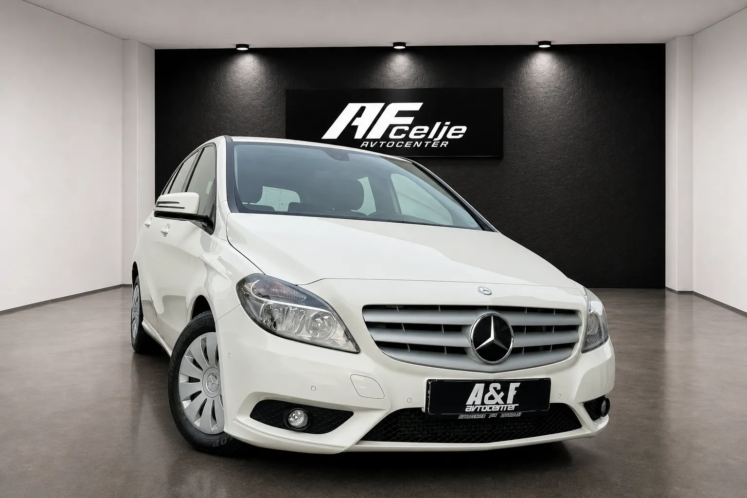 Zunanja slika - Mercedes-Benz B-Razred - 180 CDI-2 LASTNIK-LIZING ZA TUJCE-PDC-TEMPOMAT-... - 3