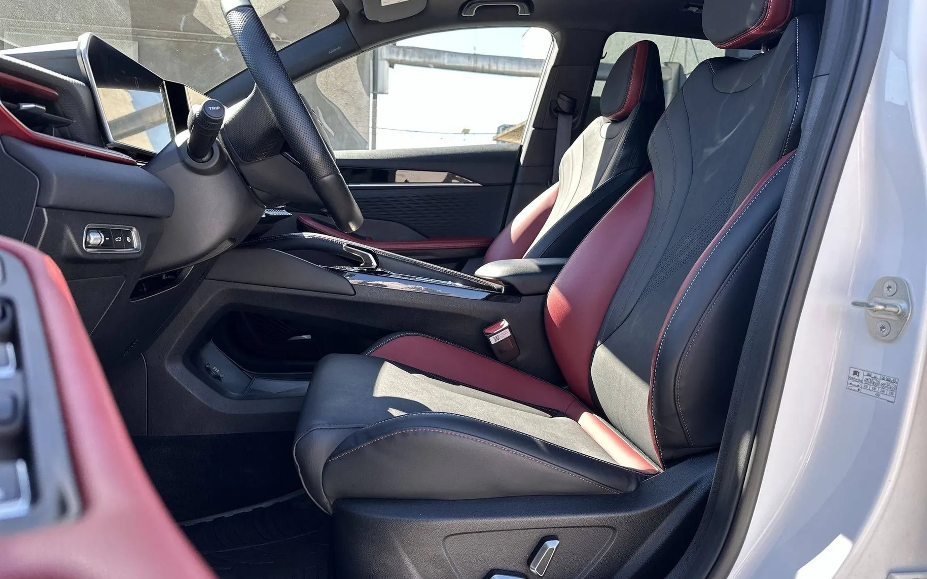 Notranja slika - Geely CoolRay - 1.5 TD GF - 10