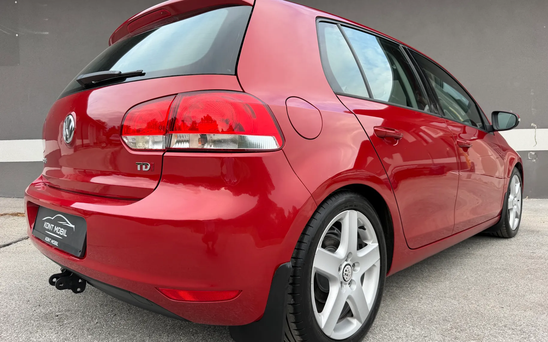 Zunanja slika - Volkswagen Golf - 1.6 TDI 1.LASTNIK SLO.VOZILO KLIMA ALU 17 - 6