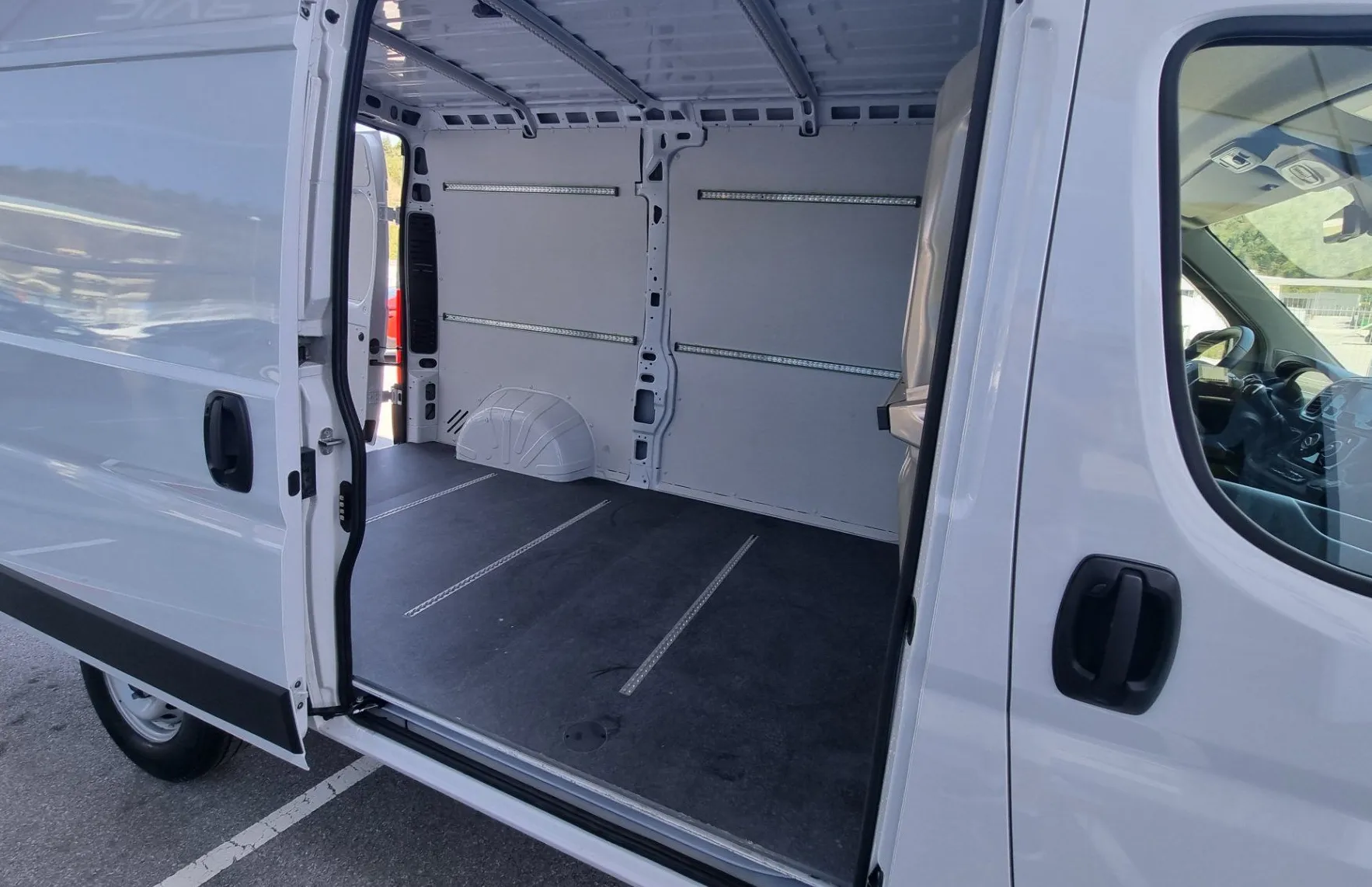 Zunanja slika - Opel Movano - 2.2 BHDi L2H2 - 14