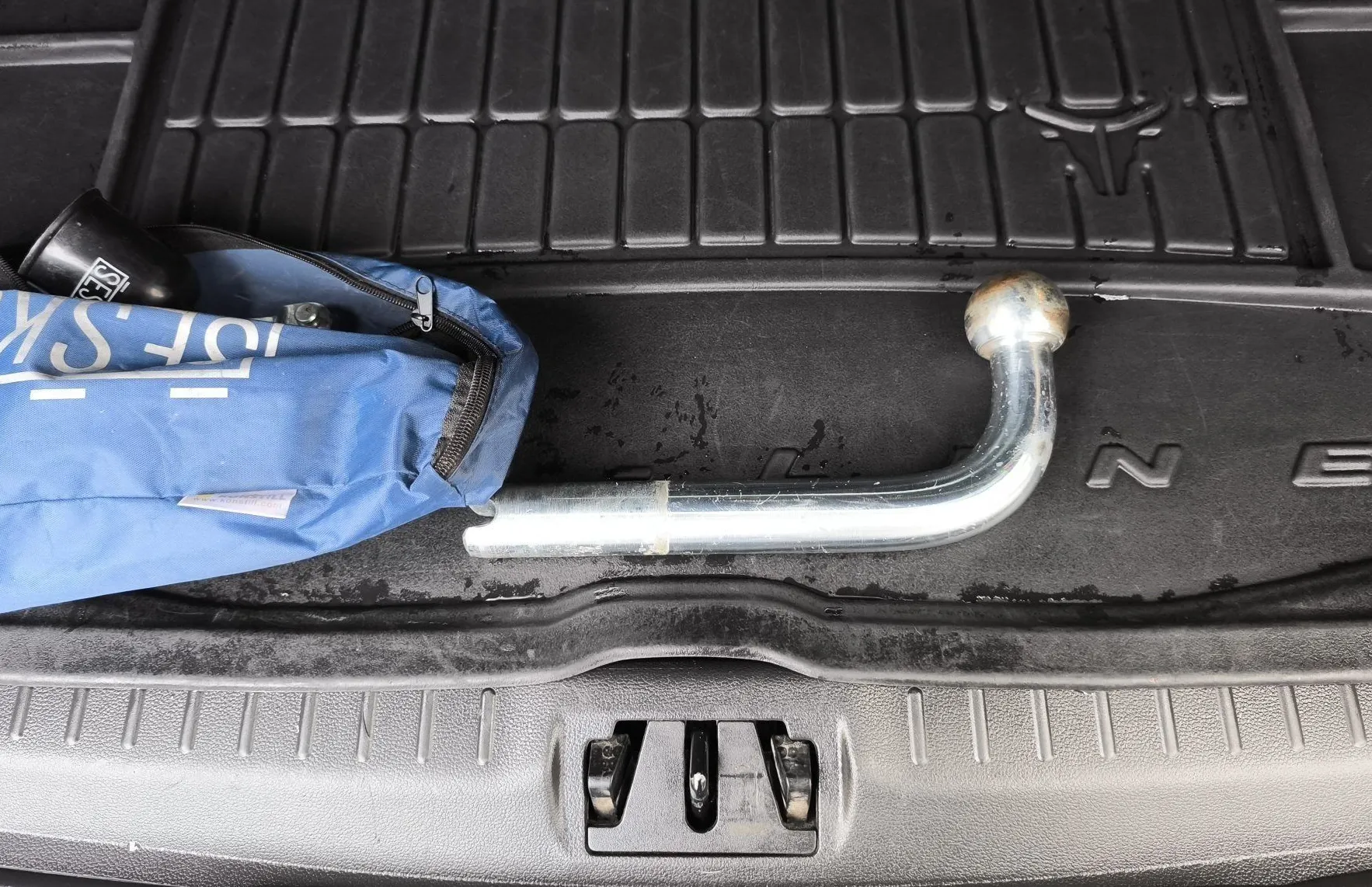 Zunanja slika - Ford Kuga - 4x2 1.5 EcoBoost M6 ST-Line - 2.LAST.- FULL OPREMA - 17