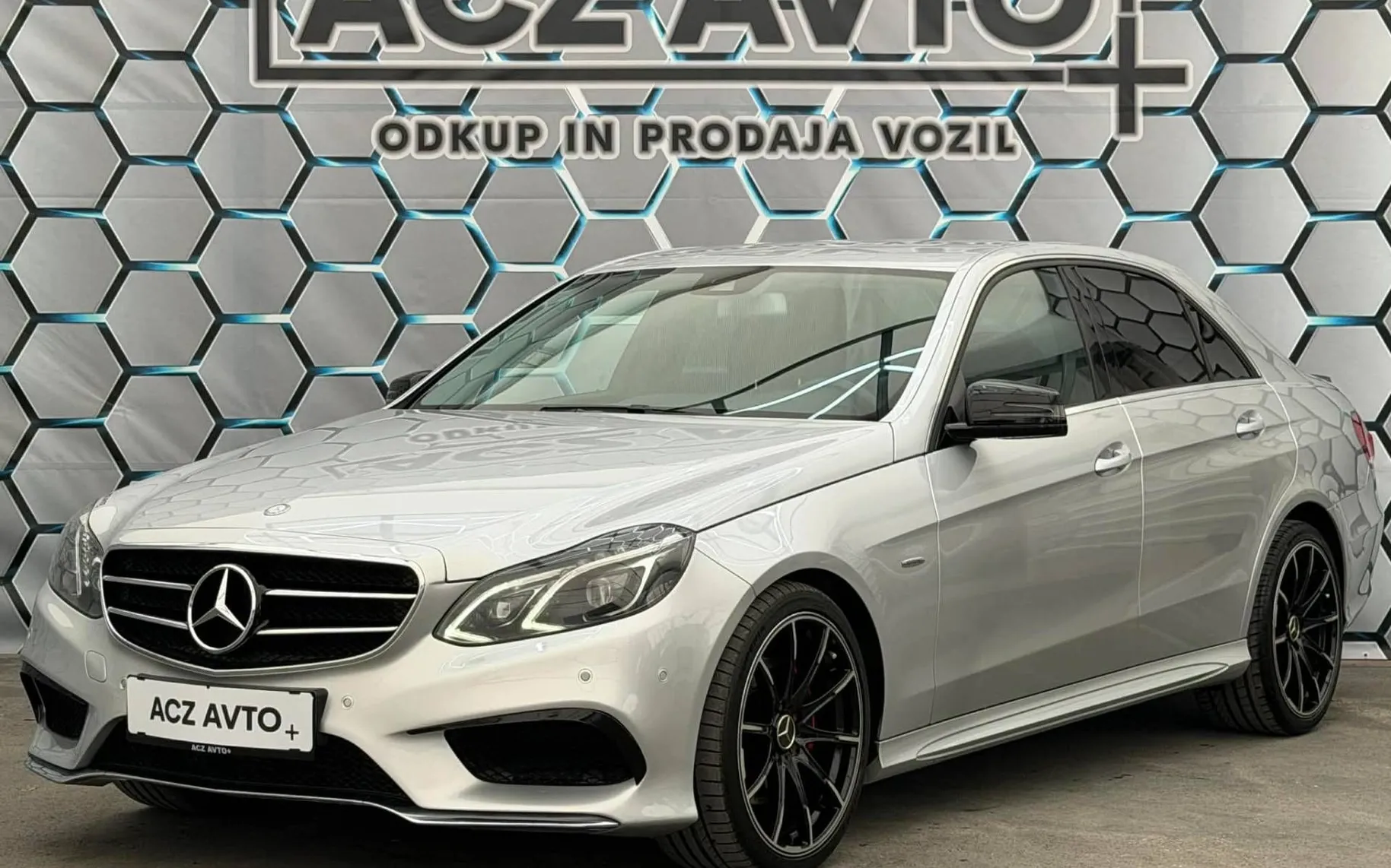 Zunanja slika - Mercedes-Benz E-Razred - E 200D•AUT•EDITION•FUL LED•NAVIGACIJA•6.3 LOOK•F1• - 3