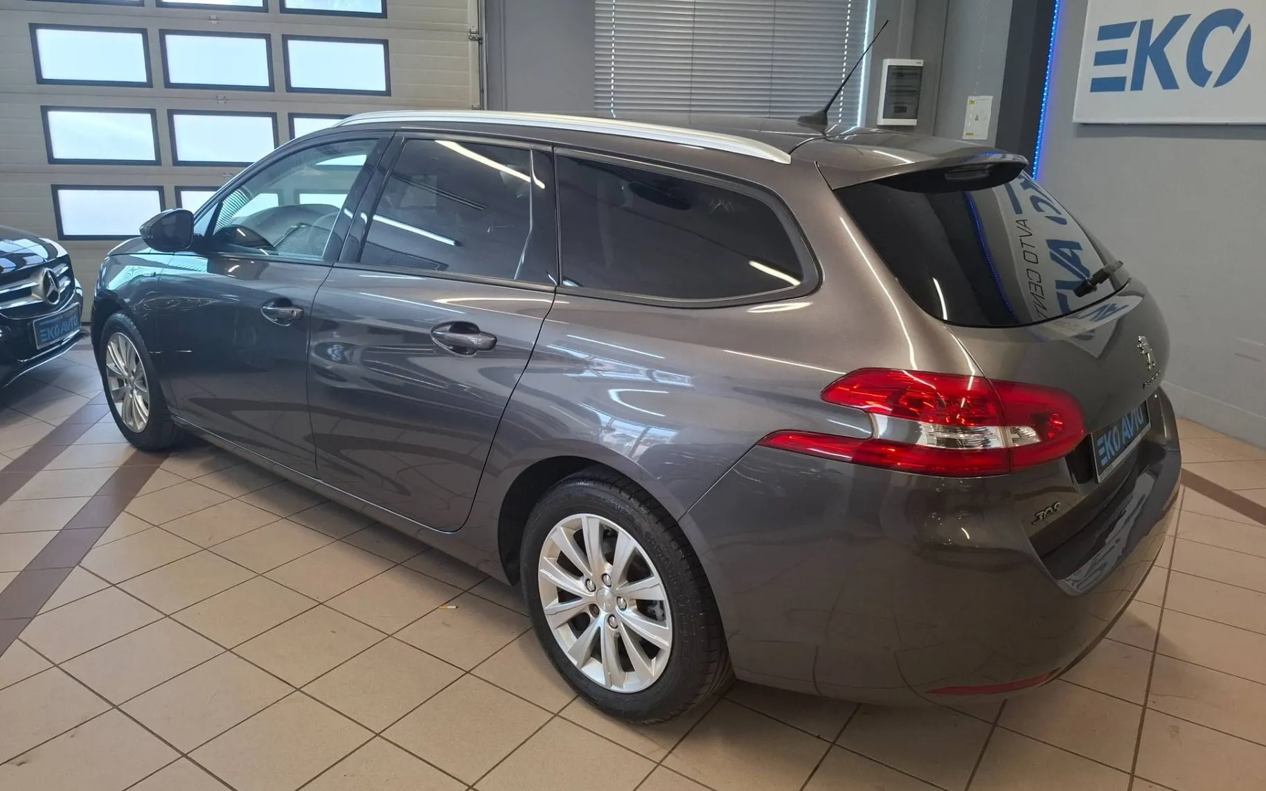 Zunanja slika - Peugeot 308 - SW 1.2 Active-KREDIT BREZ POLOGA-KOT NOV-SLO - 3