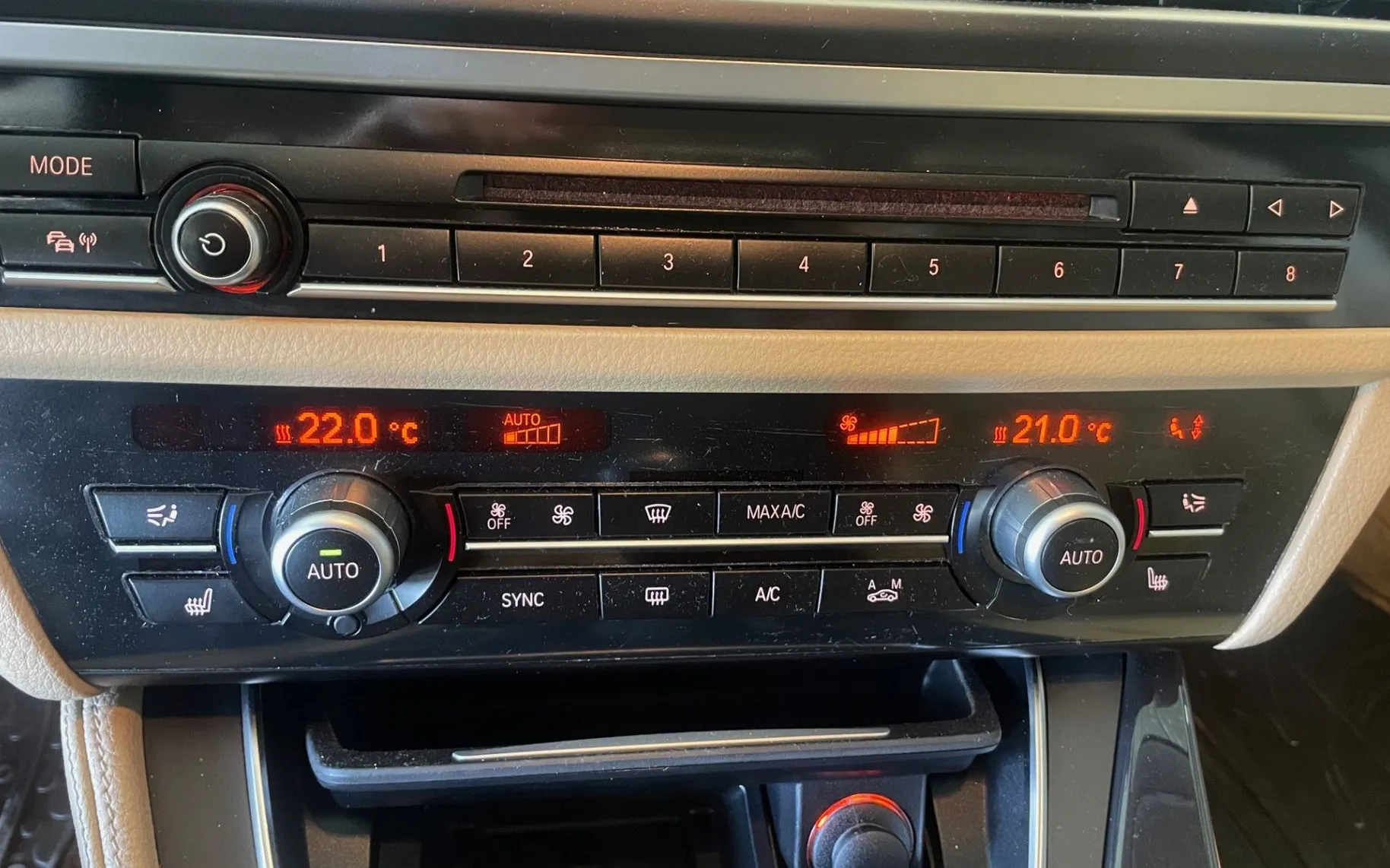 Zunanja slika - BMW Serija 5 - Touring: 520d touring XSENON.NAVI.2XPDC.PANORAMA.TEMPOMA - 19