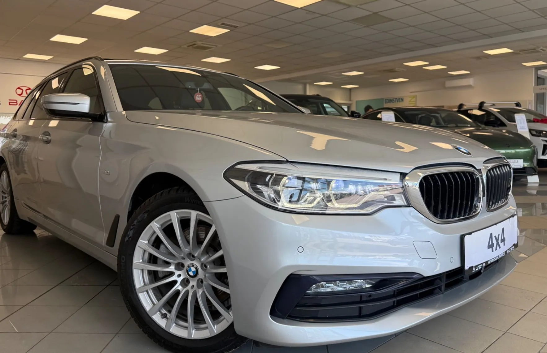 Zunanja slika - BMW Serija 5 - Touring: 520d xDrive Touring Avt. SPORT LINE-LED-NAVI-PA - 1
