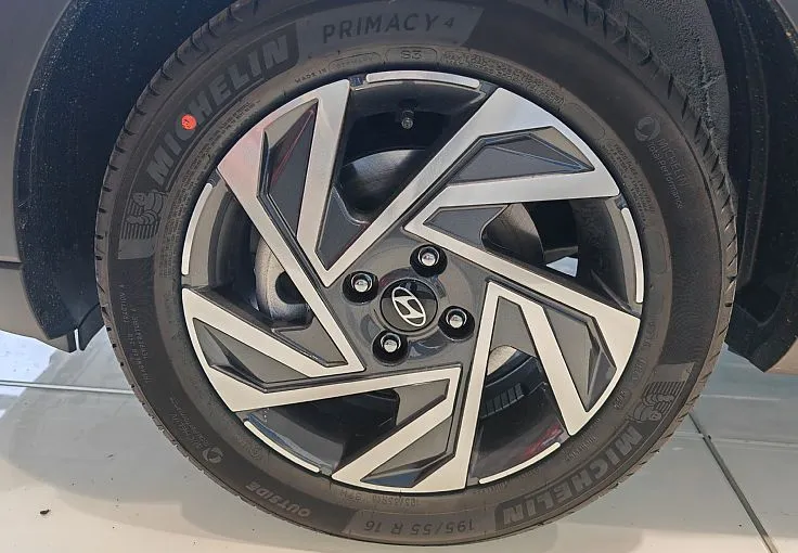 Zunanja slika - Hyundai Bayon - 1.0 T-GDI 90 STYLE WINTER PAKET - 5