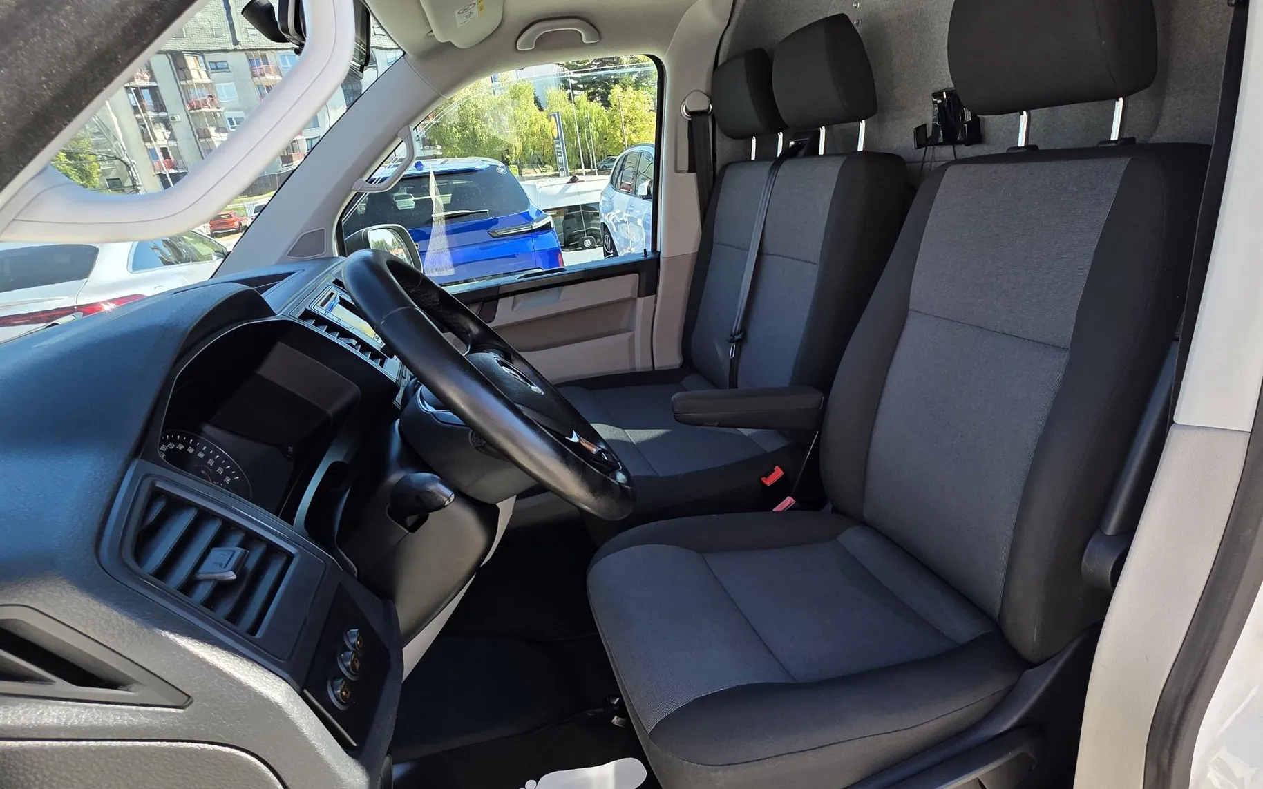 Zunanja slika - Volkswagen Transporter - T6 2.0TDI N1 DELAVNICA KAMPER KLJUKA TEMP - 12