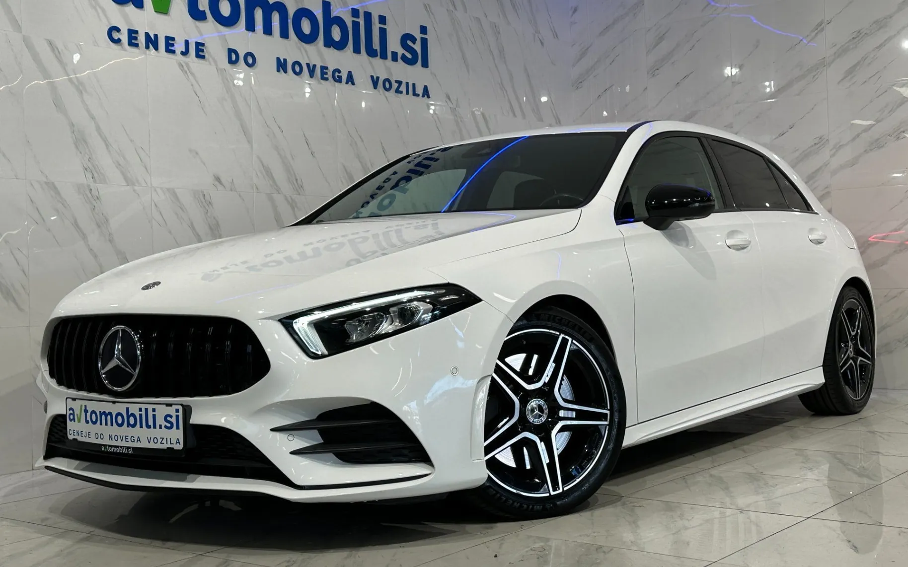Zunanja slika - Mercedes-Benz A-Razred - 250 AMG Line |NightP|Led|Kamera|Gretje|AmbientL| - 1