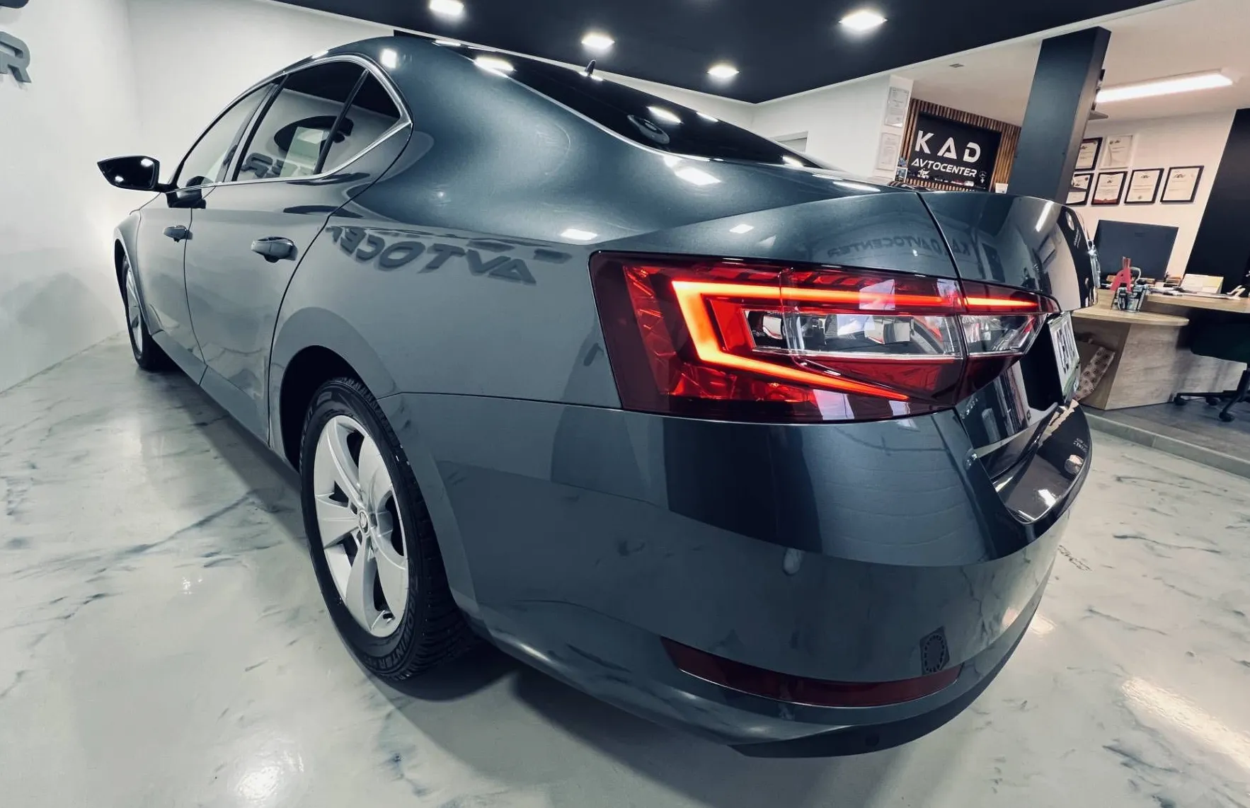 Zunanja slika - Škoda Superb - 2.0 TDI Ambition 110 kW...LIMO... - 6
