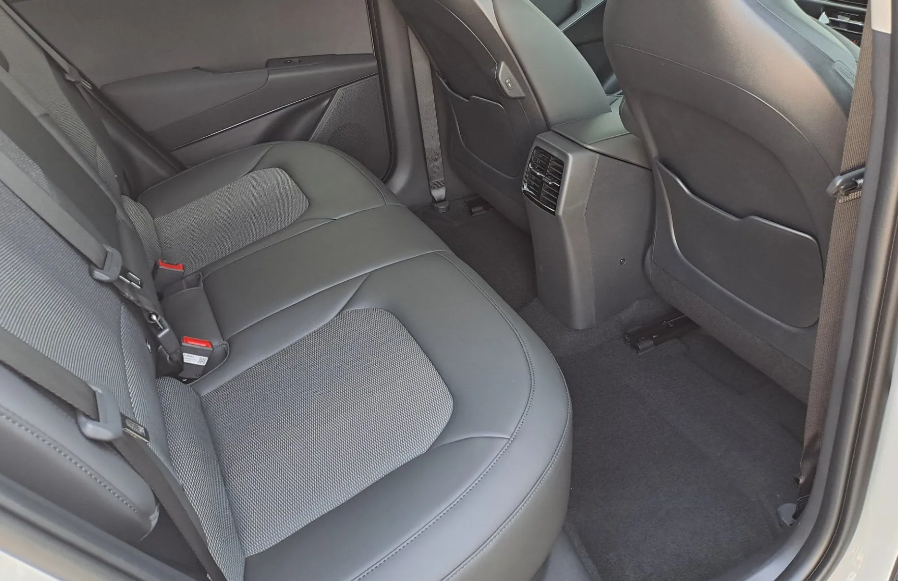 Zunanja slika - KIA Niro - Limited Edition - 11