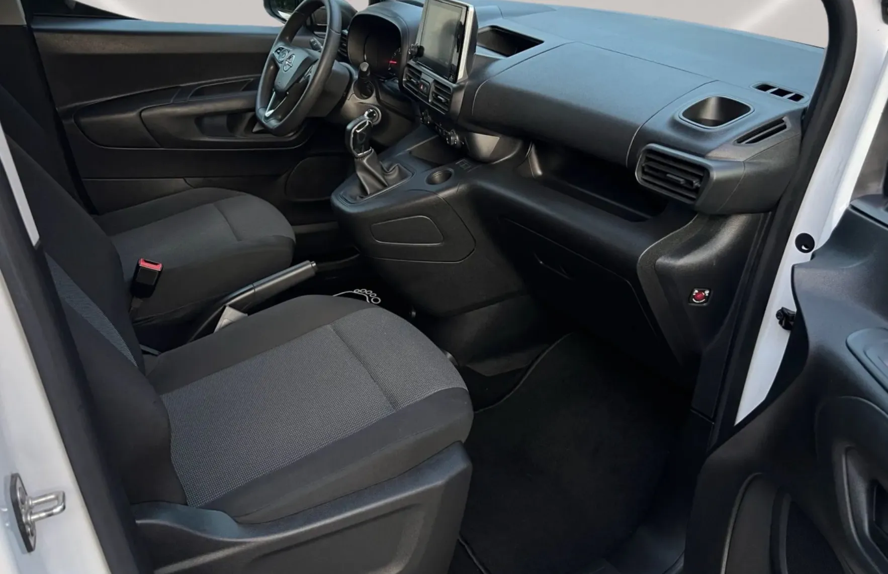 Zunanja slika - Opel Combo - 1.5D 75kw od1 lastnika servisna potrjena garancija - 10