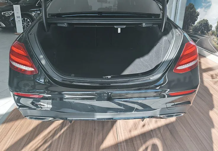 Zunanja slika - Mercedes-Benz E-Razred - E 220 d AMG-KAMERA-AVANTGARDE-LED-F1-VIDEO - 6