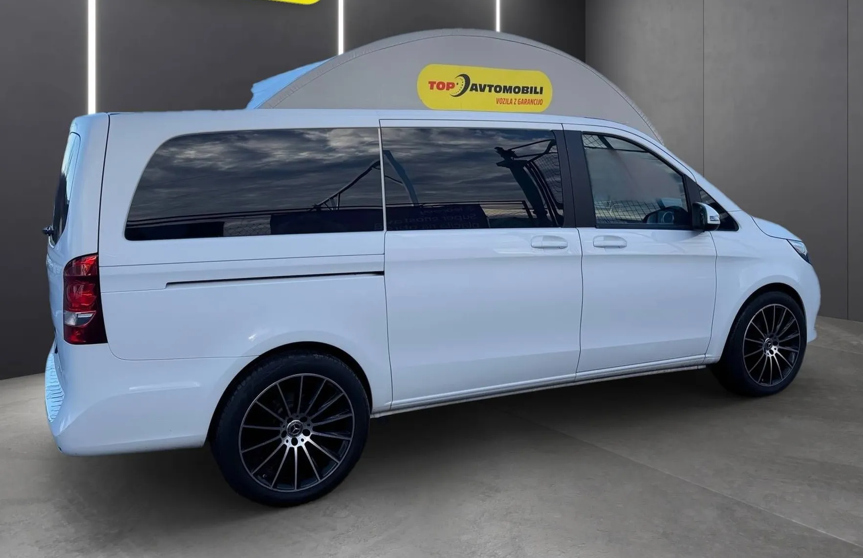 Zunanja slika - Mercedes-Benz V-Razred - V 200d SLO VOZILO NAVI PDC TEM KAMERA 1LASTNIK TOP - 7