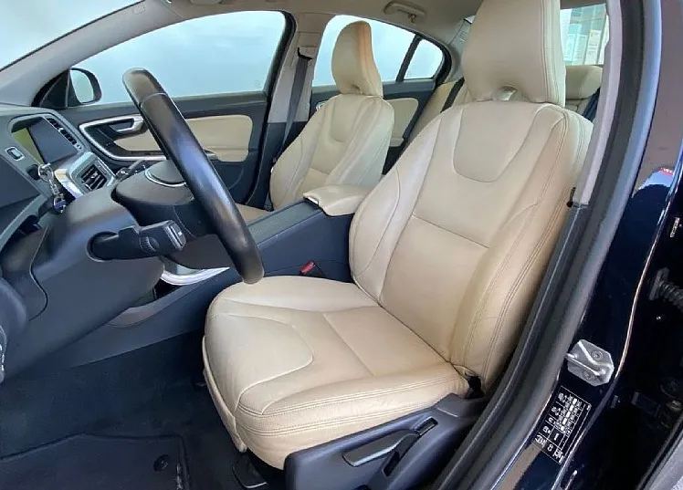Zunanja slika - Volvo S60 - D2 Summum + WiFi + Navi  + Xenon - 14
