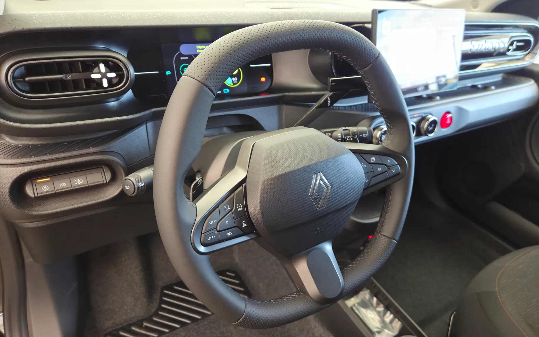 Zunanja slika - Renault Twingo - Techno E-Tech+Gretje sedežev - 17