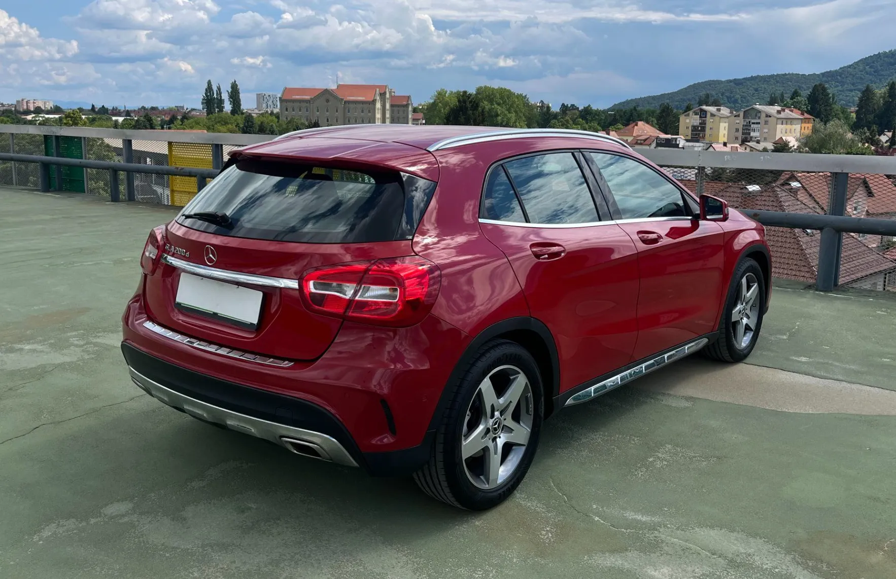 Zunanja slika - Mercedes-Benz GLA-Razred - GLA 200 d AMG Line Avt. NAVI. TEMPOMAT. F1 PRES. - 5