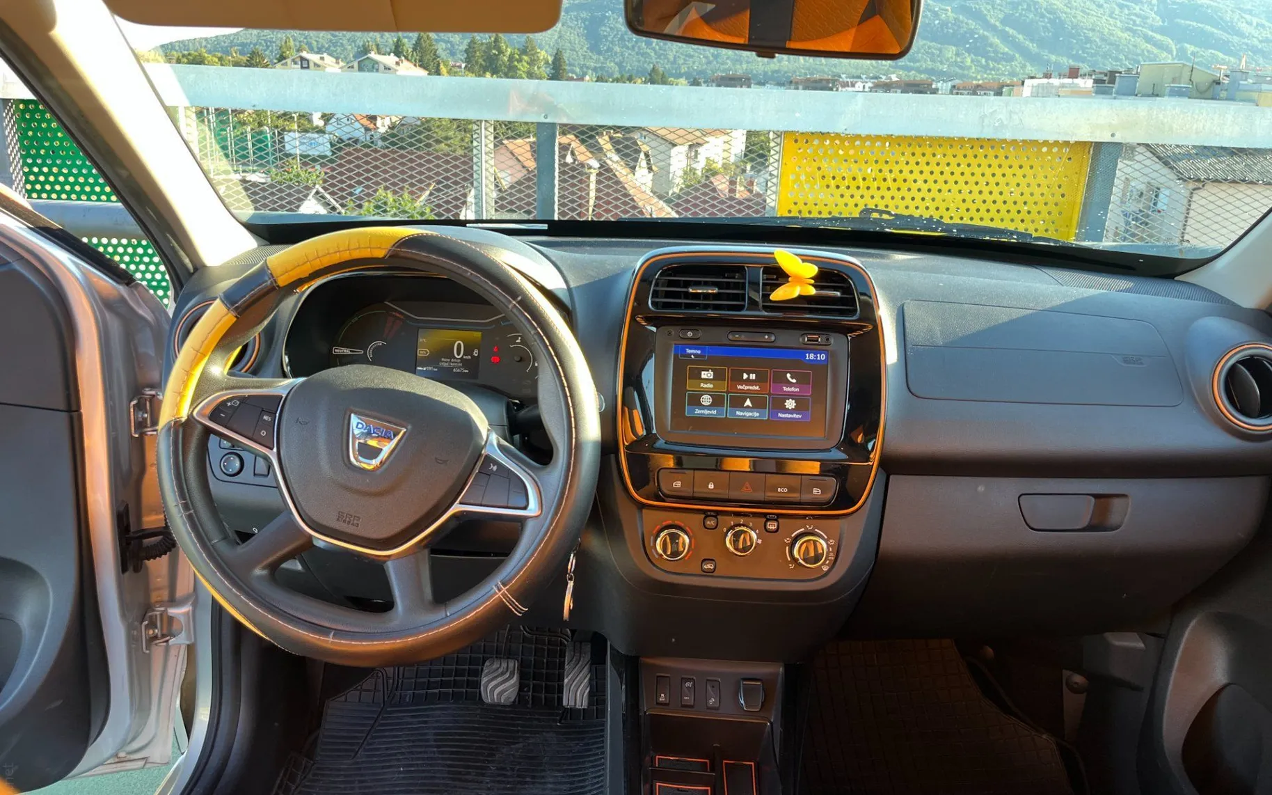 Zunanja slika - Dacia Spring - 1. LASTNICA. VZR.KAM. 2X PDC. NAVI. LED - 10