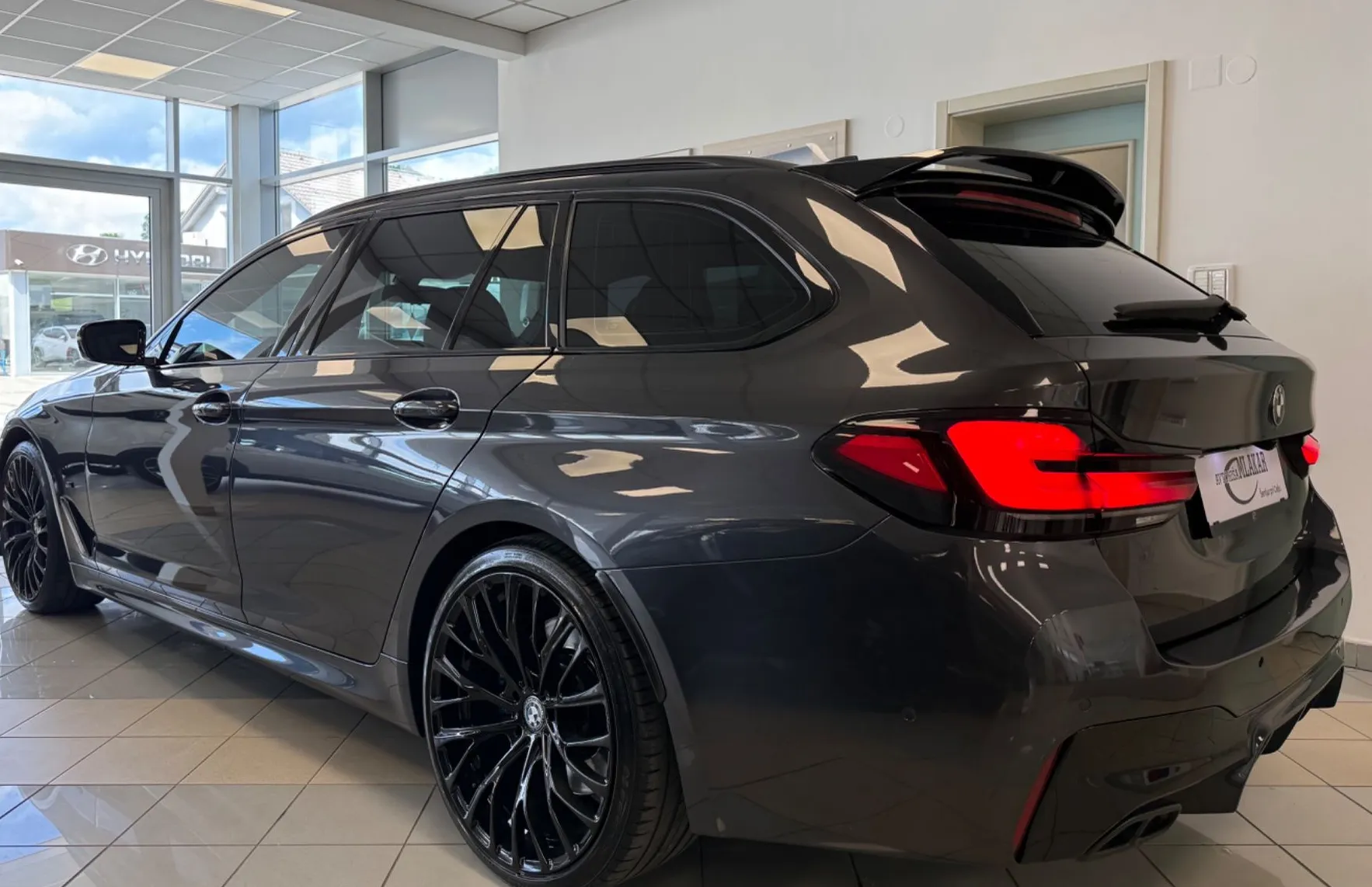 Zunanja slika - BMW Serija 5 - Touring: 530d xDrive M-SPORT-AMBIENT-LED-ALU-FACELIFT- - 5
