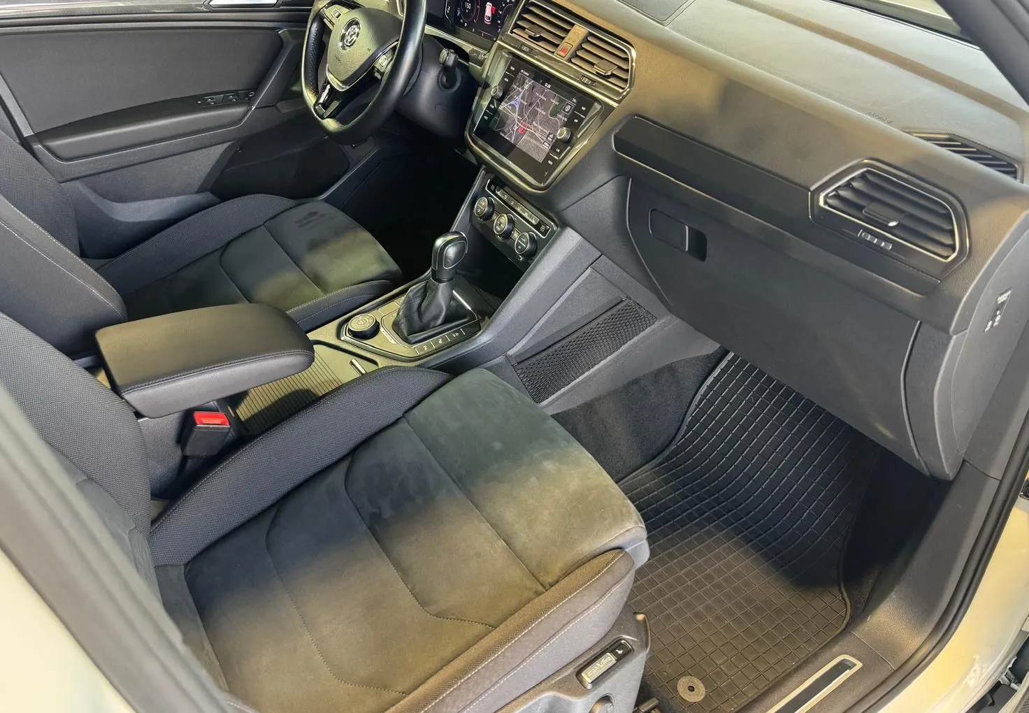 Zunanja slika - VW Tiguan Allspace - 4MOTION-R LINE-VIRTUAL-NAVI-HEADUP-KEYLESS-KLJUKA - 13
