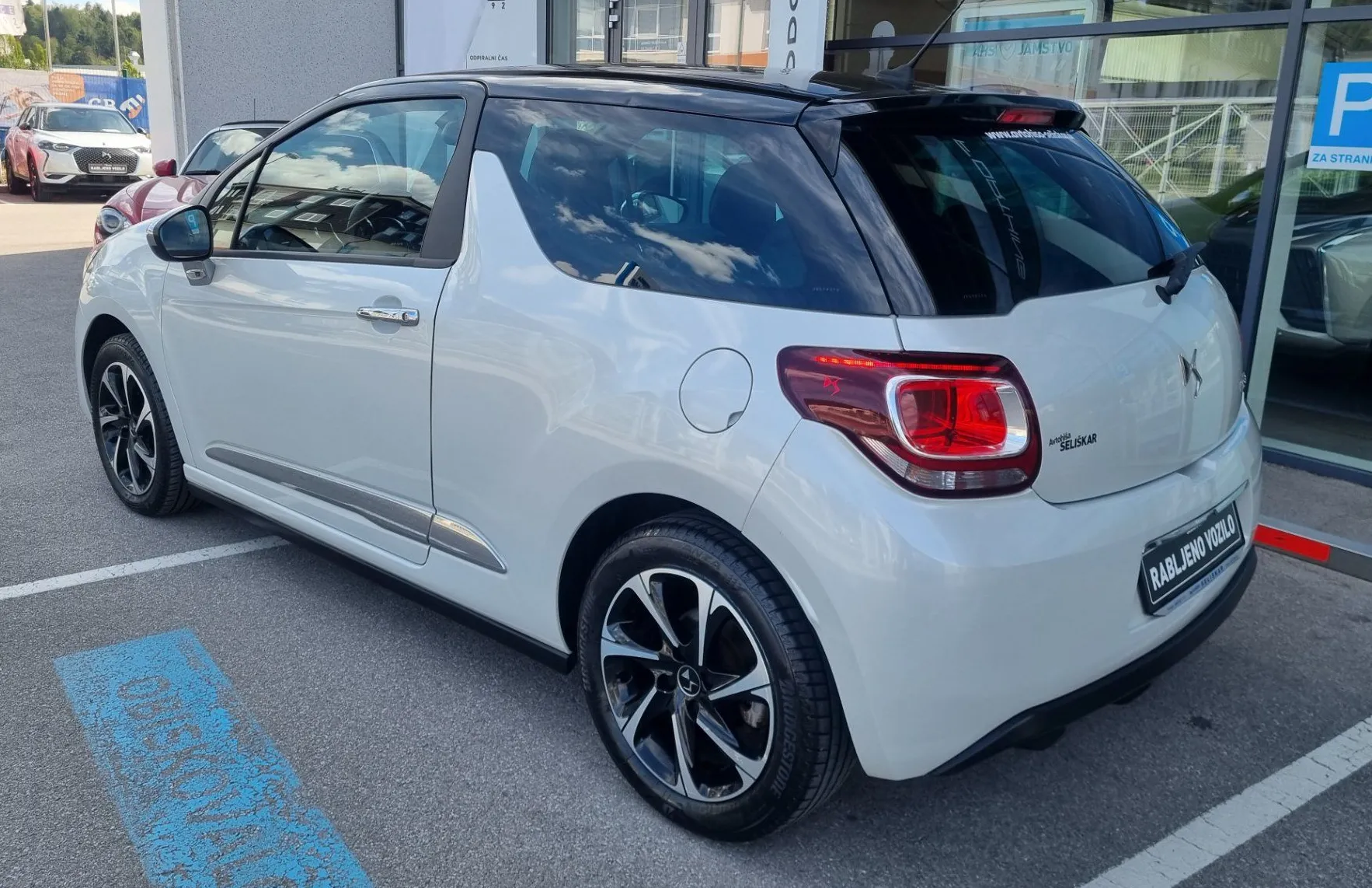 Zunanja slika - Citroën DS3 - 1.2 PURETECH CHIC - Avtomatik - POTRJENA SERVISNA - 6
