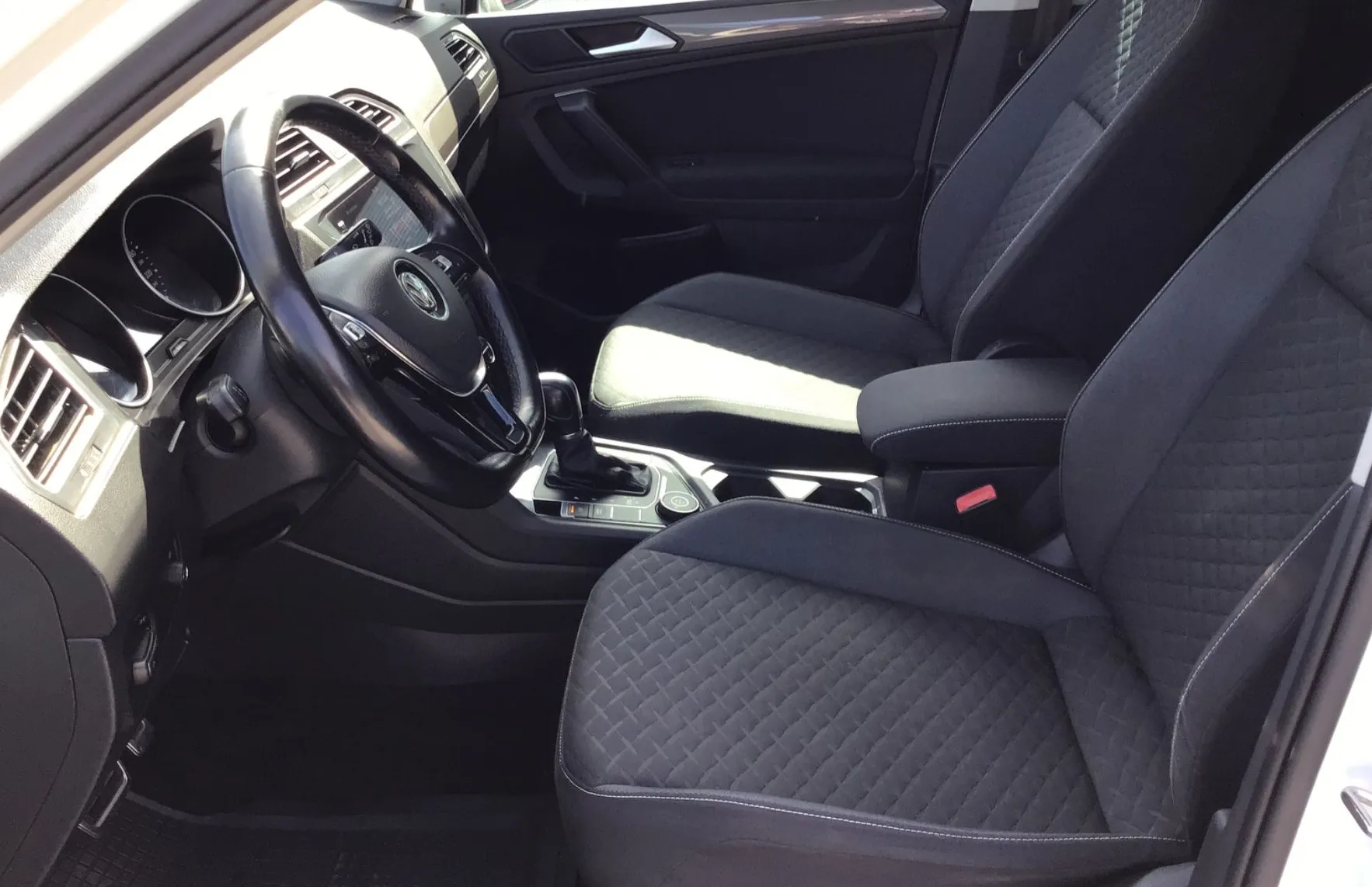 Zunanja slika - Volkswagen Tiguan - 4motion 2.0 TDI BMT Comfortline DSG - 9