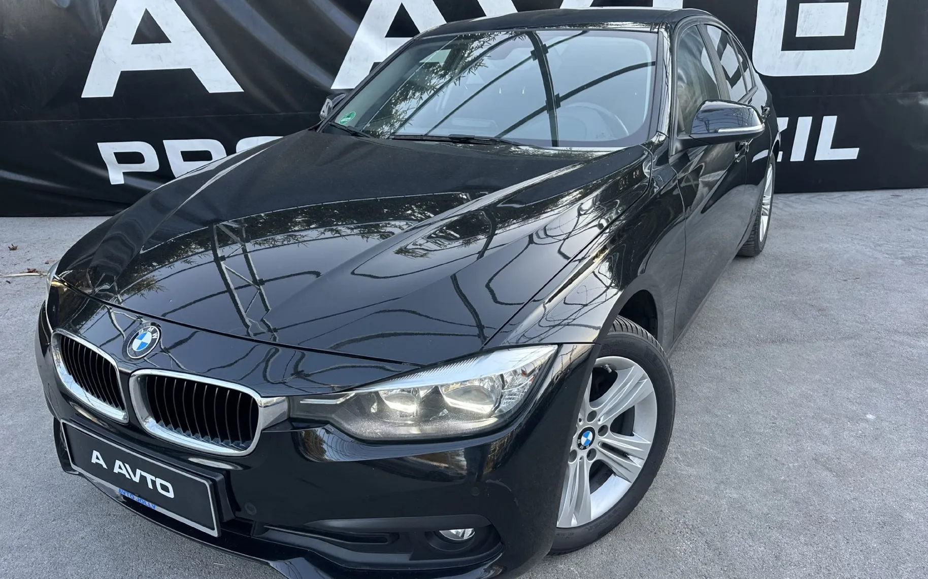 Zunanja slika - BMW Serija 3 - : 318i Advantage-NAVI-GRE.SEDEŽEV-2xPDC-TEMPOMAT-17C - 1