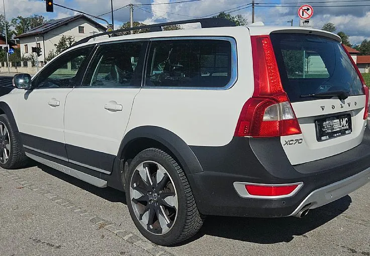 Zunanja slika - Volvo XC70 - D5 AWD 205ks °AUTOMATIC° °19-COL° USNJE - 7