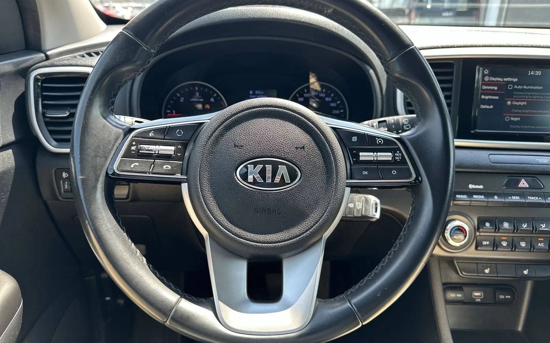 Notranja slika - KIA Sportage - 1.6 CRDI LX Edition ISG - 17