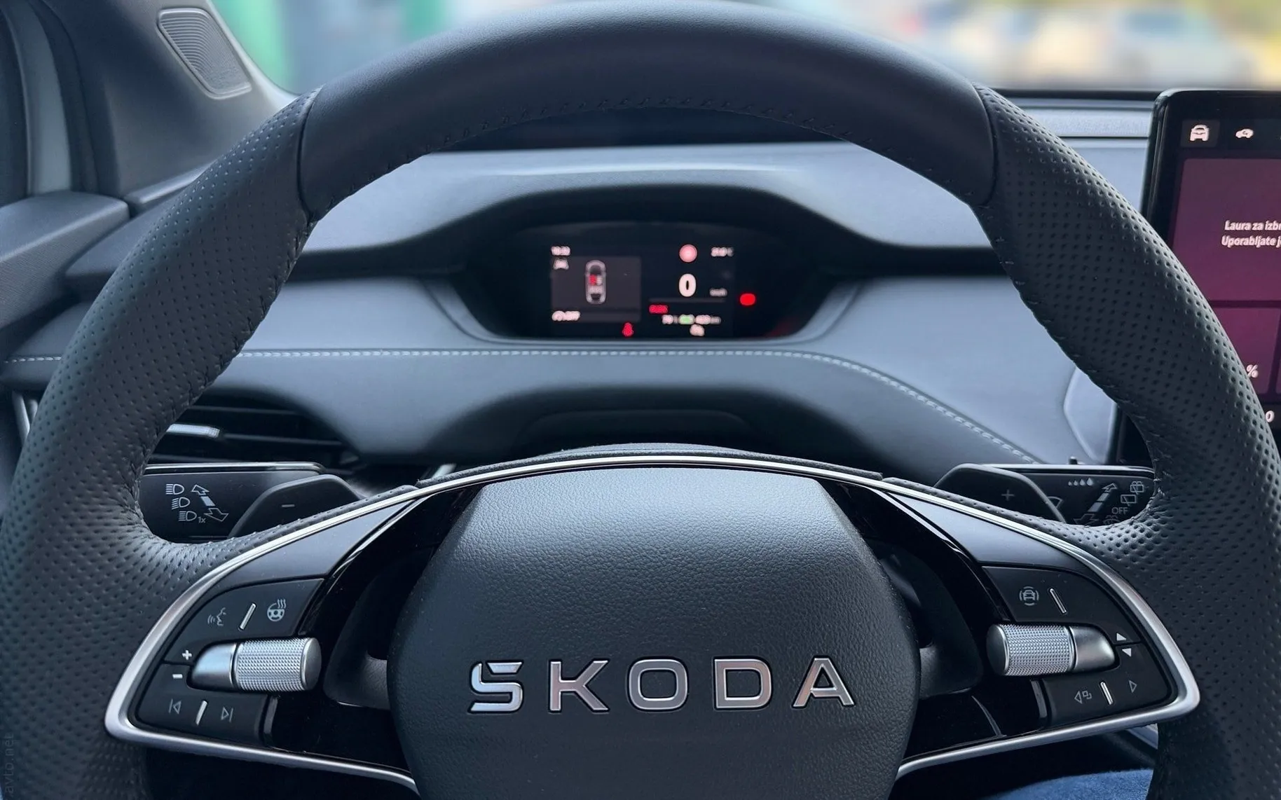 Notranja slika - Škoda Enyaq IV - SPORTLINE 85 - 8