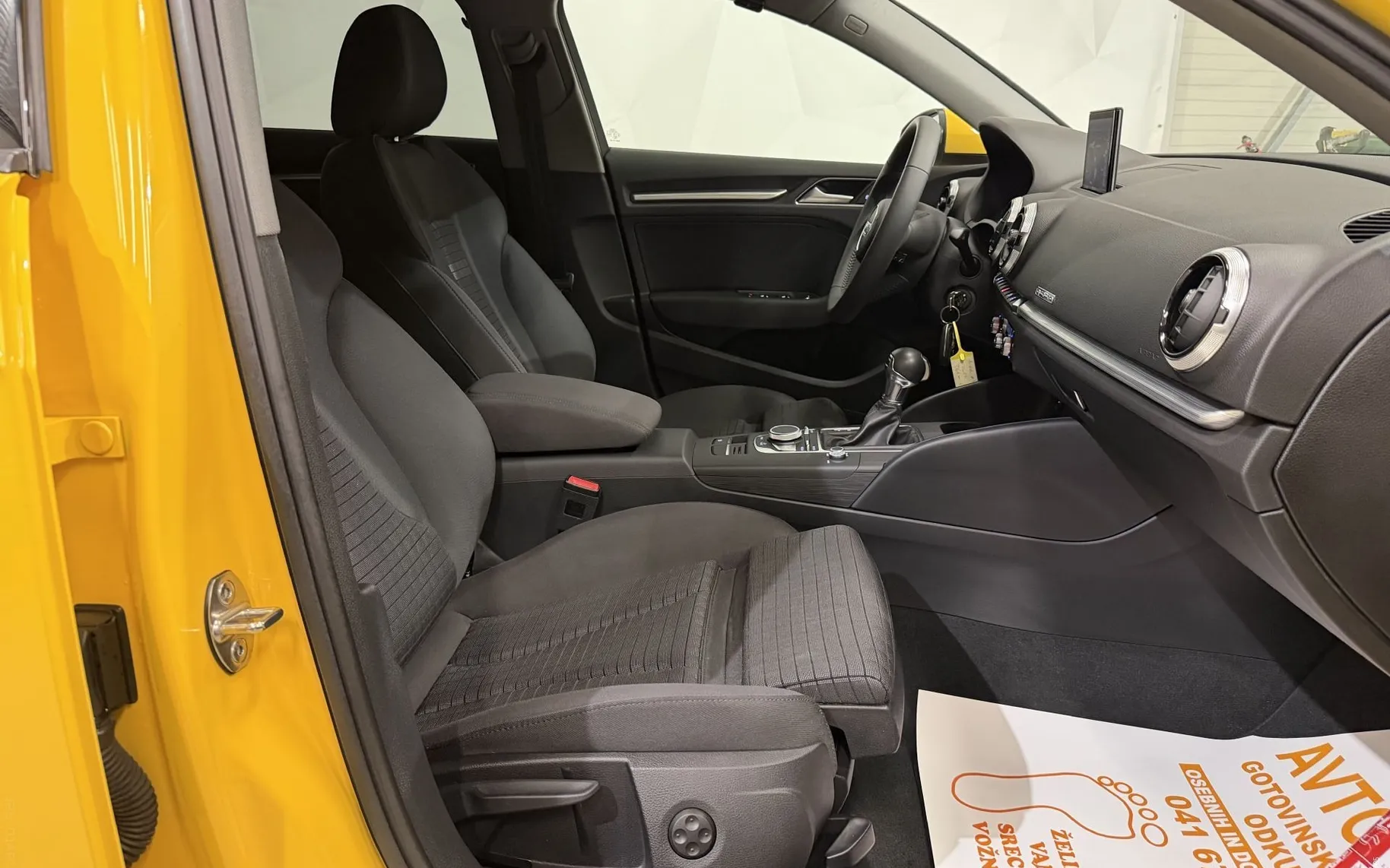 Notranja slika - Audi A3 - 2.0 TFSI-QUATTRO-36.000KM-S TRONIC-NAVI-TEMPOMAT.. - 12