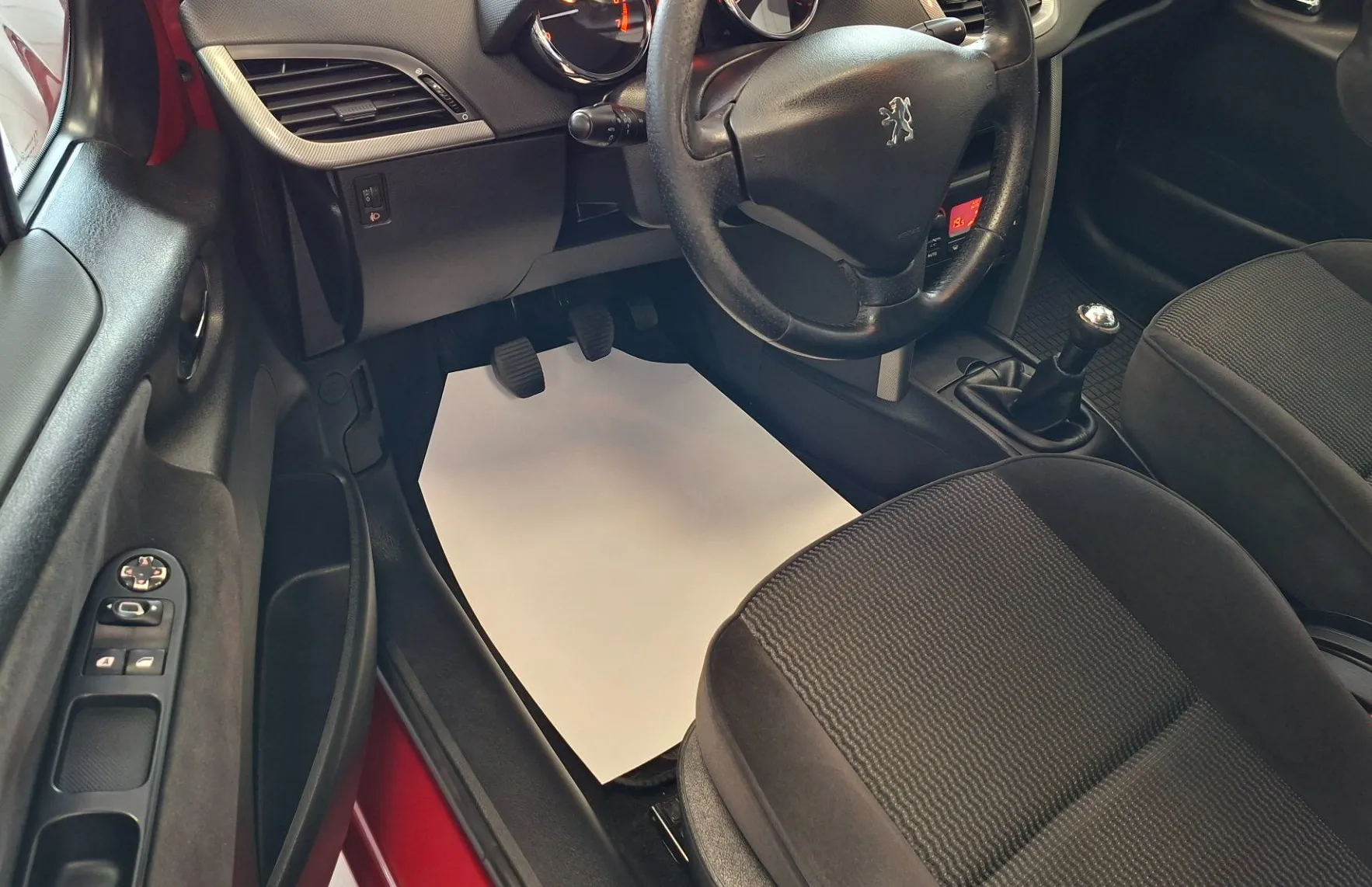 Zunanja slika - Peugeot 207 - Premium 1.4 16V-ODLIČEN-HITRI KREDIT- - 8