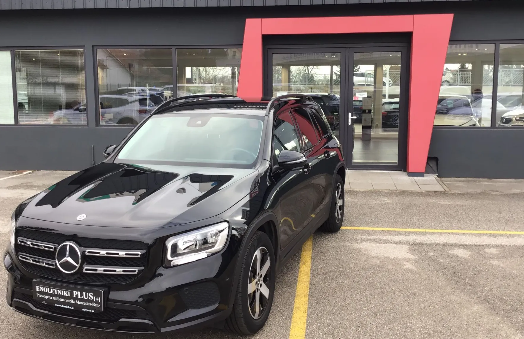 Zunanja slika - Mercedes-Benz GLB-Razred - GLB 180 d URBAN PAKET-NOČNI PAKET-KAMERA-NAVI - 1