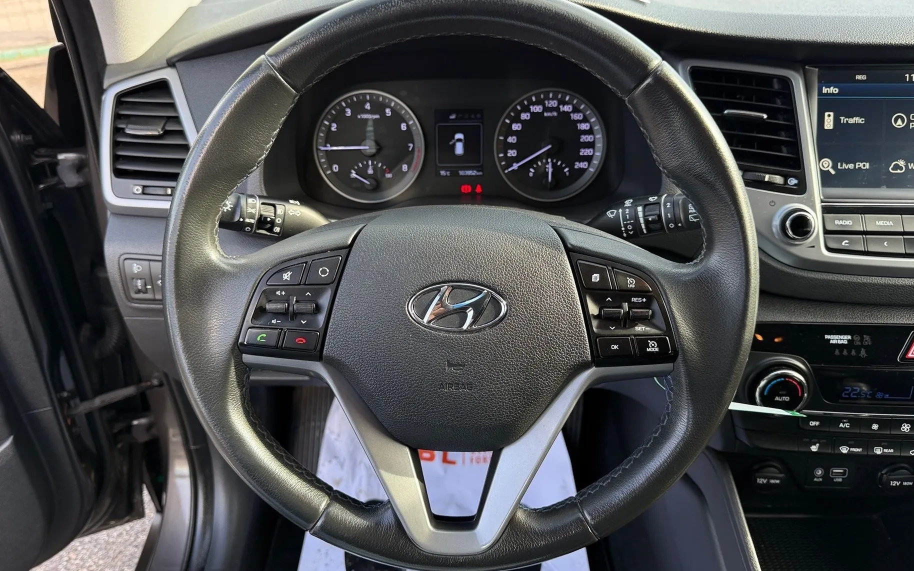 Zunanja slika - Hyundai Tucson - 1.6 GDI 1.LASTNIK SLO VOZILO TEMPOMAT PDC KAMERA - 16