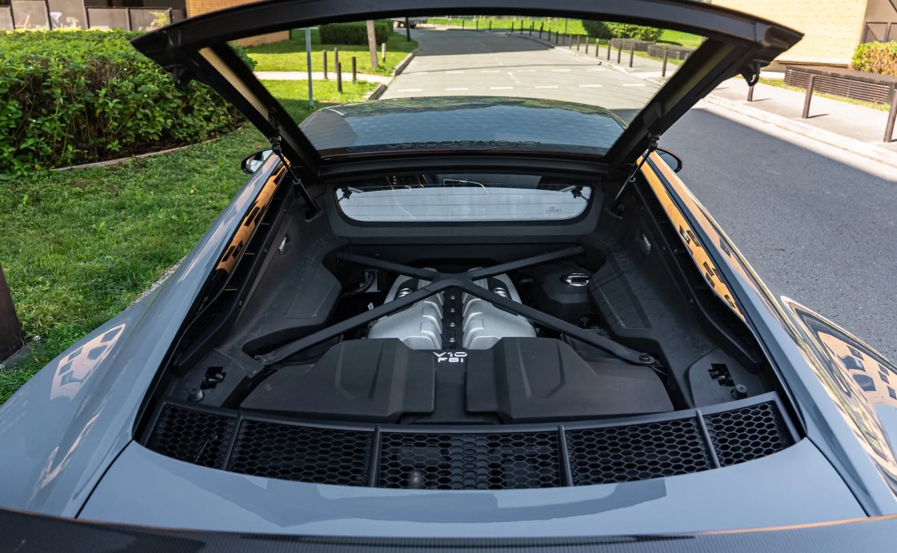 Zunanja slika - Audi R8 - Quattro - Keyless - Ogrevani sedeži - LED - 20col - 14