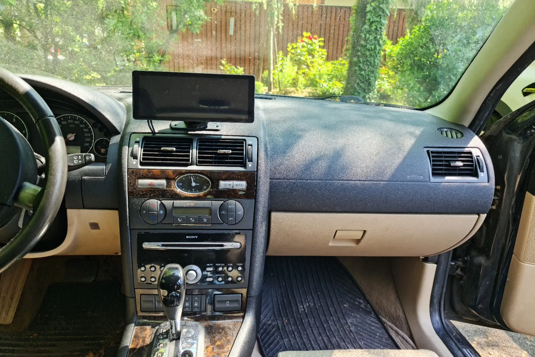 Notranja slika - Ford Mondeo - 2,0 TDCi Trend Durashift - 5