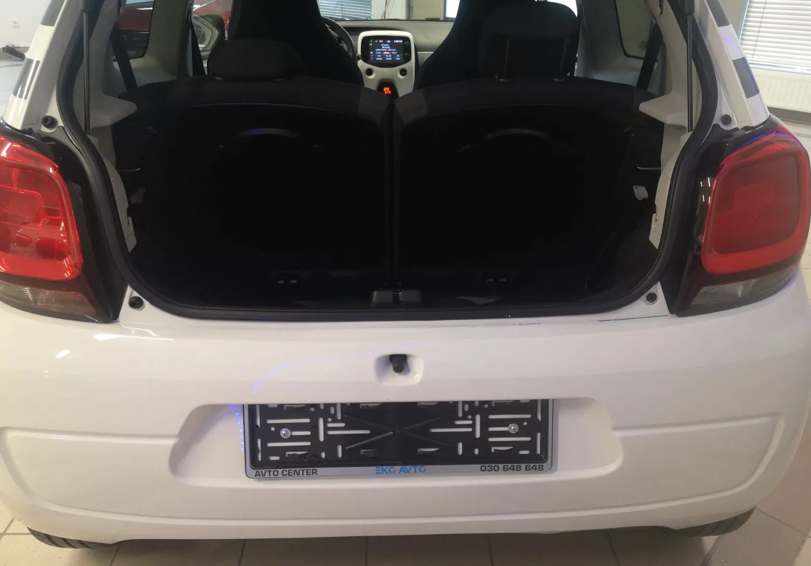 Zunanja slika - Citroën C1 - Attraction 1.0i TEMPOMAT-KAMERA-LED LUČI-43000KM - 5