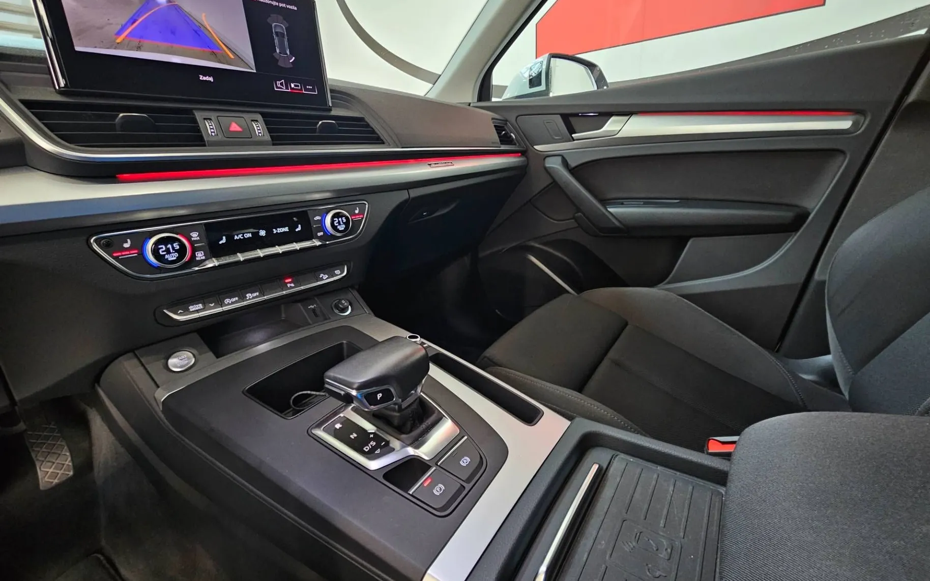 Notranja slika - Audi Q5 - Quattro TDI S tronic - 8