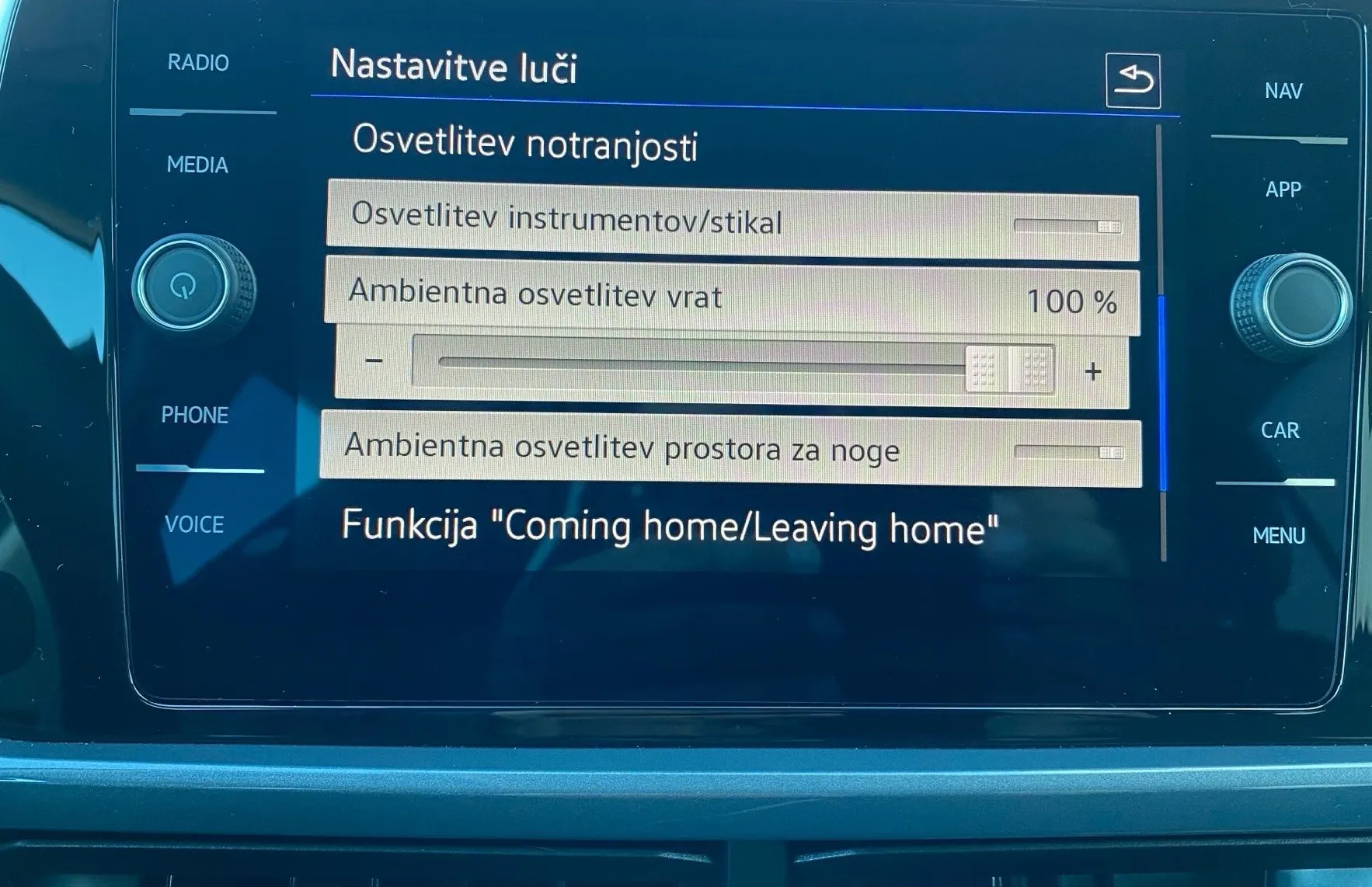 Zunanja slika - VW T-Roc - 1.5 TSI DSG Style Navigacija kamera zim. paket - 17