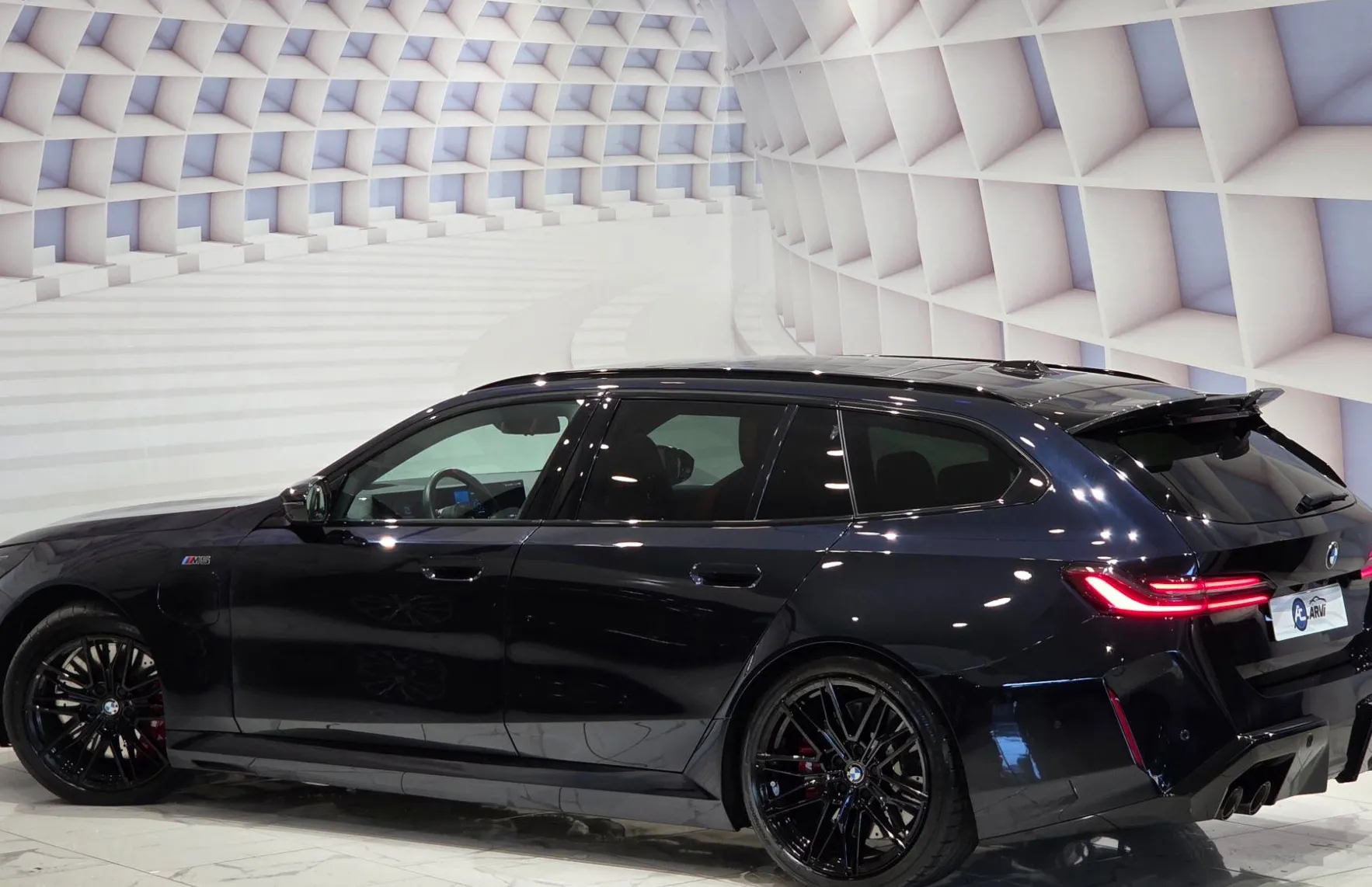 Zunanja slika - BMW M5 - Touring-RADAR-KLJUKA-KAM360-KEYLESS-HUD - 8
