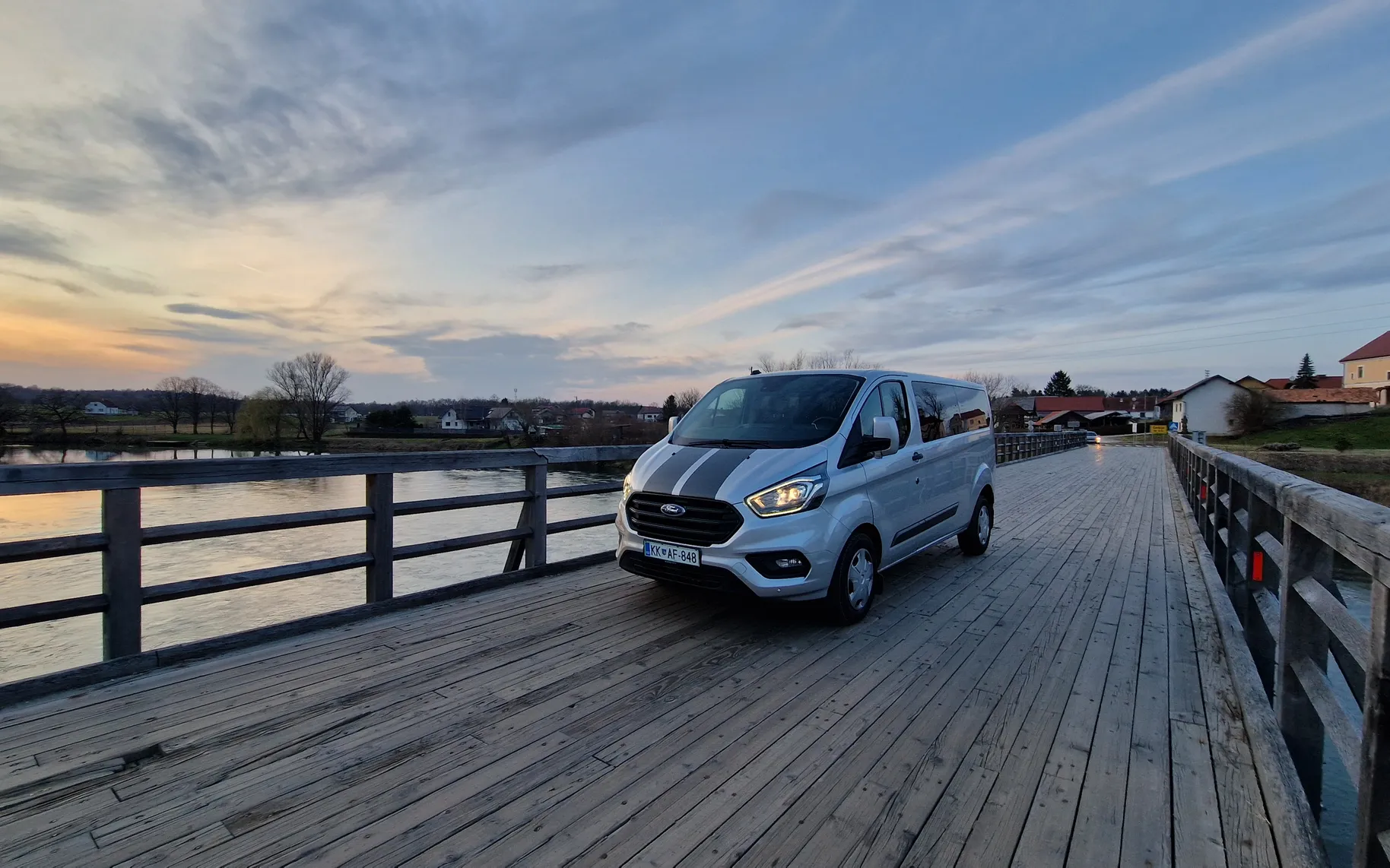 Zunanja slika - Ford Transit - Custom Kombi 320 2,0 TDCi DMR Trend - 1